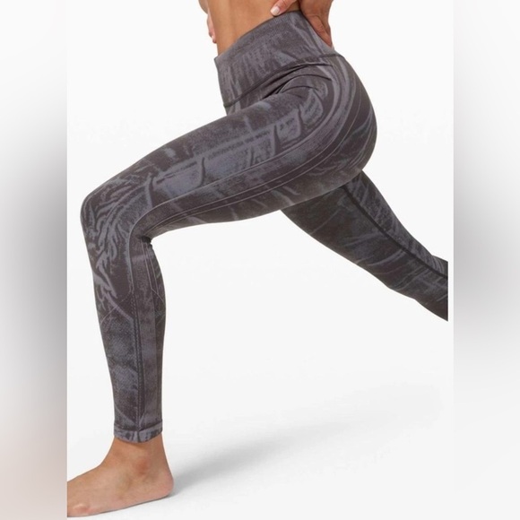 LULULEMON Stone Wash Graphite Gray Ebb To Street Tight Leggings SZ 8 - Picture 3 of 9